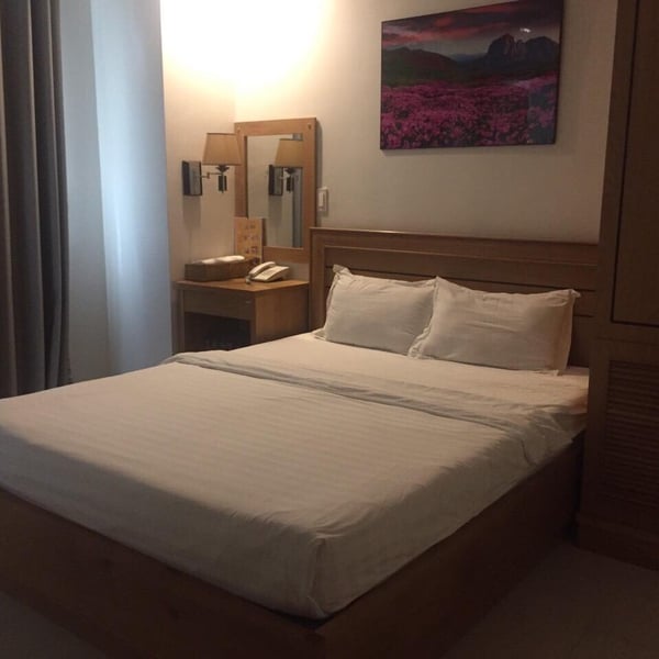 Khách sạn 8 tầng số 2 đường số 85,  P. Tân Quy, Quận 7 