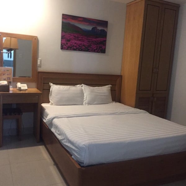 Khách sạn 8 tầng số 2 đường số 85,  P. Tân Quy, Quận 7 