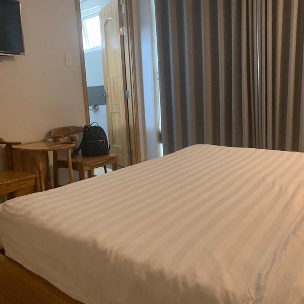 Khách sạn 8 tầng số 2 đường số 85,  P. Tân Quy, Quận 7 