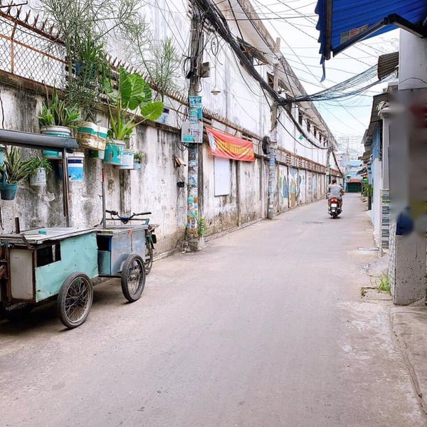 Nhà 2 tầng hẻm 1005 Trần Xuân Soạn 5m x 15m