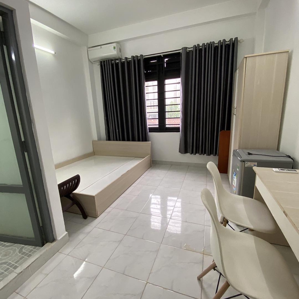 Tòa nhà hẻm xe hơi 793 Trần Xuân Soạn, 4m x 29m