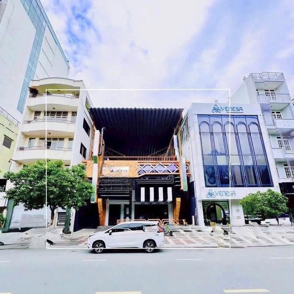Cho thuê nhà 38 Lê Lai P. Bến Thành, Quận 1