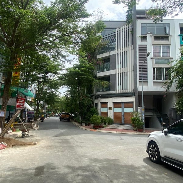 Nhà 5 tầng góc 2 mặt tiền khu Kim Sơn 7m x 20m