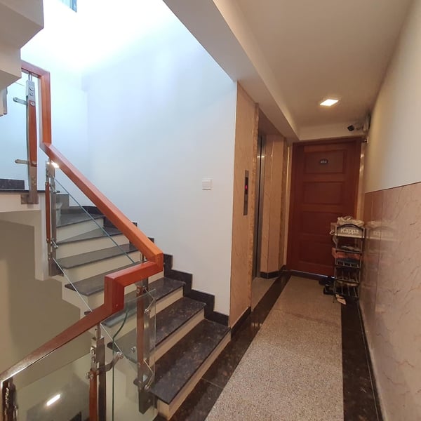 Nhà 5 tầng góc 2 mặt tiền khu Kim Sơn 7m x 20m