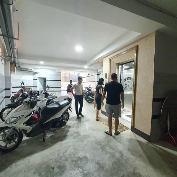 Nhà 5 tầng góc 2 mặt tiền khu Kim Sơn 7m x 20m