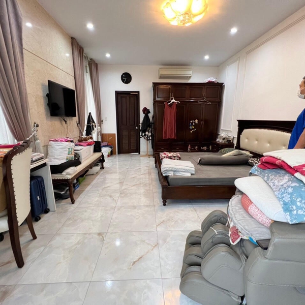 Căn góc 5 tầng đường 14 khu Him Lam, 7,8m x 17m