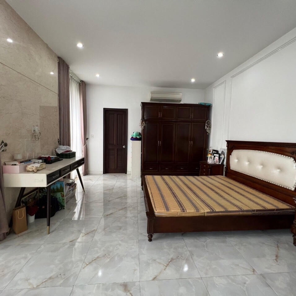 Căn góc 5 tầng đường 14 khu Him Lam, 7,8m x 17m