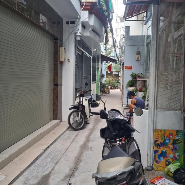 Nhà 3 tầng hẻm 502 huỳnh tấn phát 4m x 13,32m