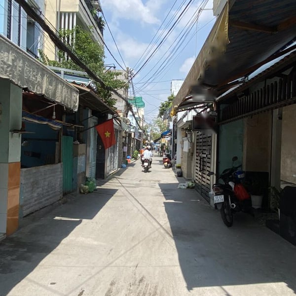 Nhà 3T mt hẻm 128 Huỳnh Tấn Phát,  3.4m x 18.6m