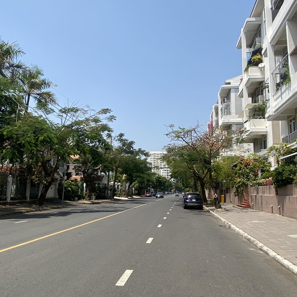 Biệt thự mặt tiền Lý Long Tường khu Mỹ Tú 2,  22m x 18m