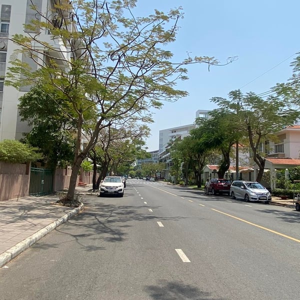 Biệt thự mặt tiền Lý Long Tường khu Mỹ Tú 2,  22m x 18m