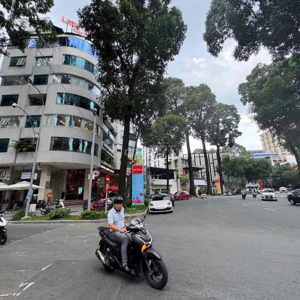 Bán nhà 2 Bis Công Trường Quốc Tế, P. Võ Thị Sáu, Quận 3