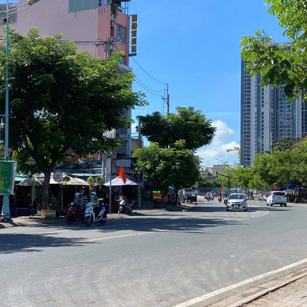 Nhà 22 phòng trọ mặt tiền nguyễn thị Xiếu ,10m x 40m 