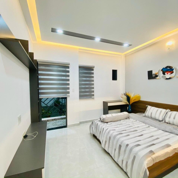 Nhà 4 tầng hẻm 391 Huỳnh Tấn Phát 4m x 13m