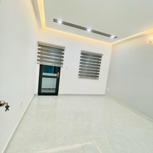 Nhà 4 tầng hẻm 391 Huỳnh Tấn Phát 4m x 13m