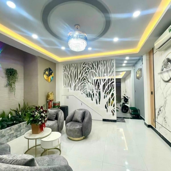 Nhà 5 tầng mặt tiền Lâm Văn Bền 5,4m x 16m 