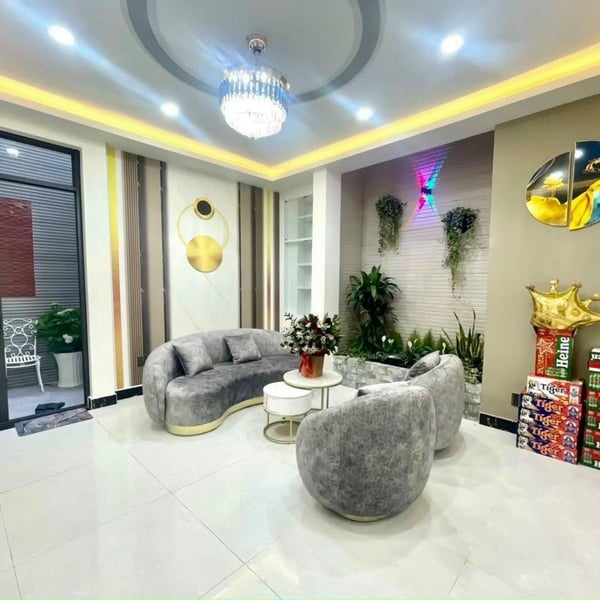 Nhà 5 tầng mặt tiền Lâm Văn Bền 5,4m x 16m 