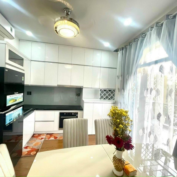 Nhà 5 tầng mặt tiền Lâm Văn Bền 5,4m x 16m 