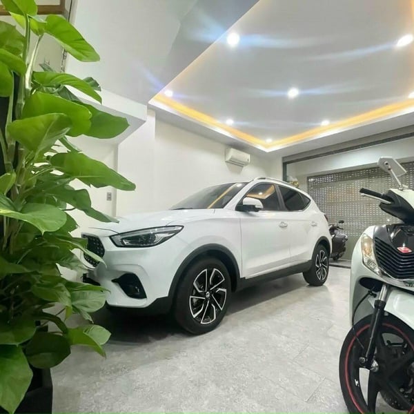 Nhà 5 tầng mặt tiền Lâm Văn Bền 5,4m x 16m 