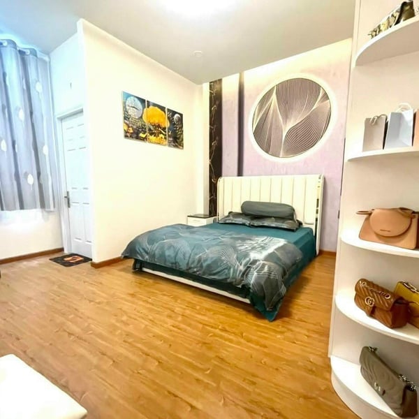 Nhà 5 tầng mặt tiền Lâm Văn Bền 5,4m x 16m 