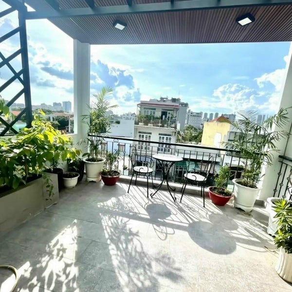 Nhà 5 tầng mặt tiền Lâm Văn Bền 5,4m x 16m 