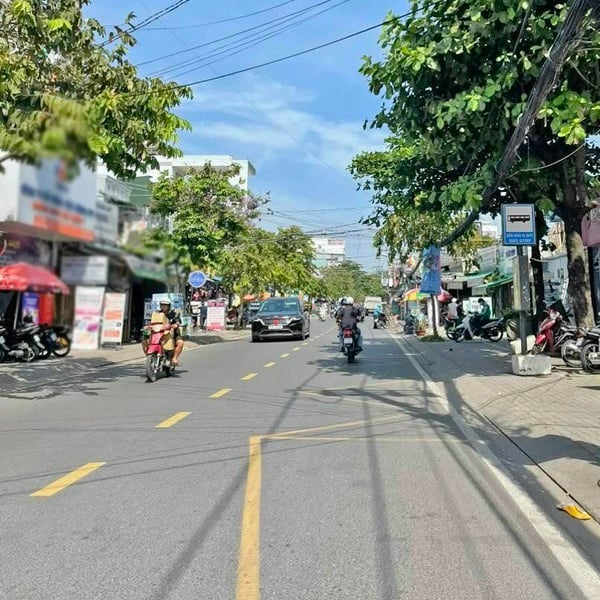 Nhà 5 tầng mặt tiền Lâm Văn Bền 5,4m x 16m 