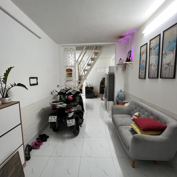 Nhà 2T hẻm 861 Trần Xuân Soạn 4m x 18m