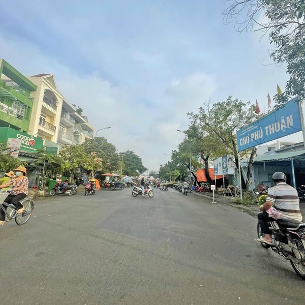 Đất 2 mặt tiền Cao Thị Chính ngay chợ 6,5m x 20m