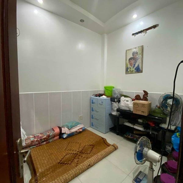 Nhà 4 tầng hẻm 128 Huỳnh Tấn Phát 3,3m x 9,5m 