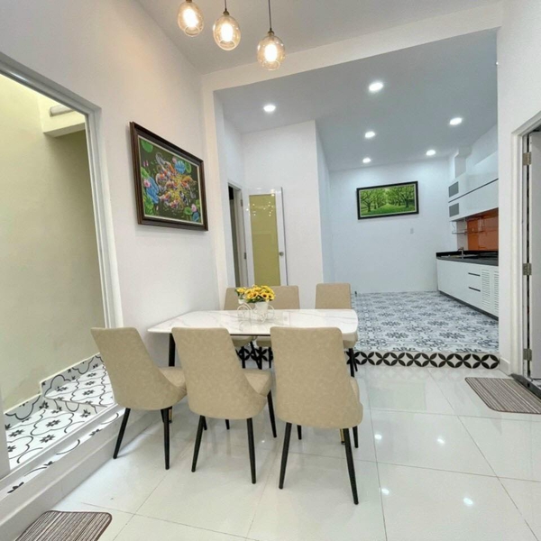 Nhà 2 tầng hẻm Lê Văn Lương 5,8m x 16m