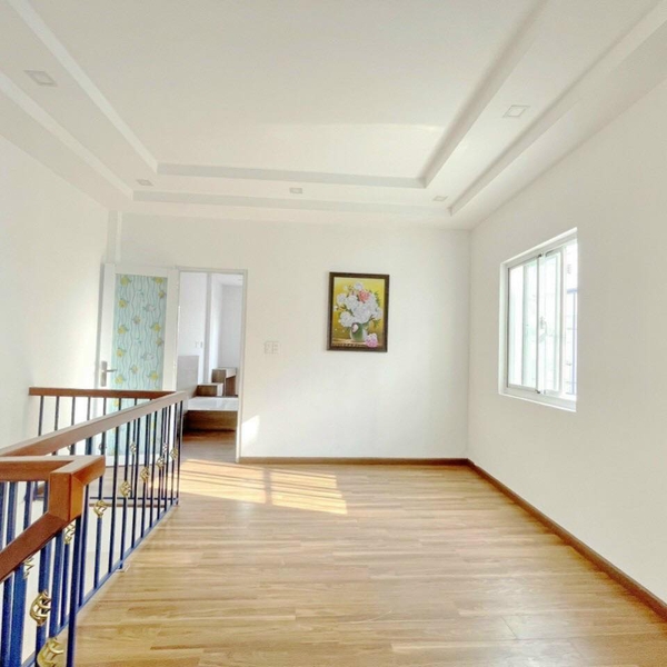 Nhà 2 tầng hẻm Lê Văn Lương 5,8m x 16m