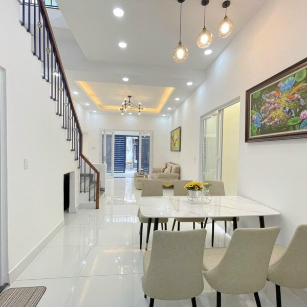 Nhà 2 tầng hẻm Lê Văn Lương 5,8m x 16m