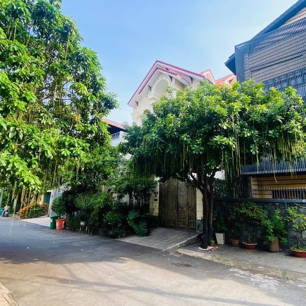 Bán biệt thự số 204B35 Nguyễn Văn Hưởng, P. Thảo Điền, Quận 2