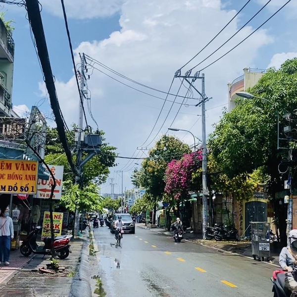 Nhà mặt tiền đường Lê Văn Lương gần Lotte Mart