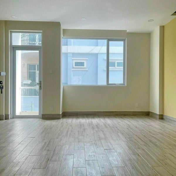 Nhà 4T hẻm Nguyễn Văn Linh, bình thuận 5m x 17.5m