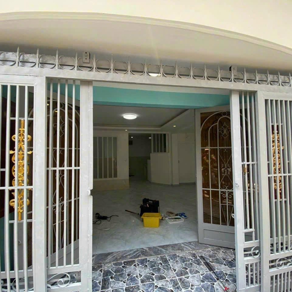 Nhà hẻm Huỳnh Tấn Phát gần VinCom Q7 bề ngang hơn 5m