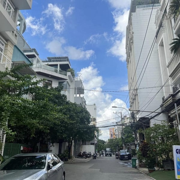 Nhà 3 tầng mặt tiền đường số 36, Phường Tân Quy gần Nguyễn Thị Thập