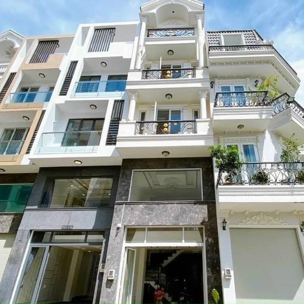 Nhà 5T khu Hoàng Quốc Việt 4,2m x 12m