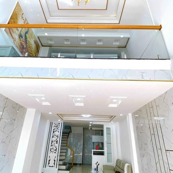 Nhà 5T khu Hoàng Quốc Việt 4,2m x 12m