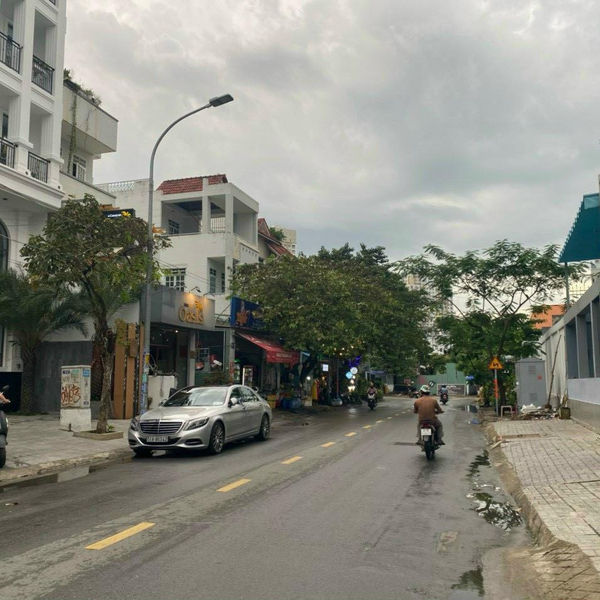 Bán nhà 119 Quốc Hương, Phường Thảo Điền, Quận 2