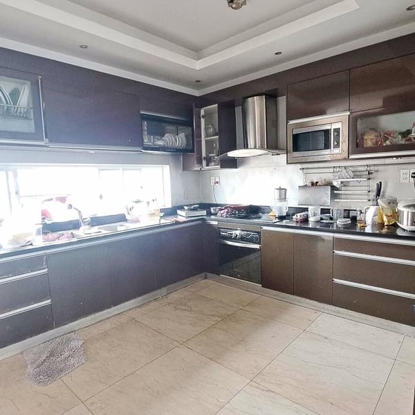 Nhà 5 tầng mặt tiền đường số Tân Quy 8m x 18m