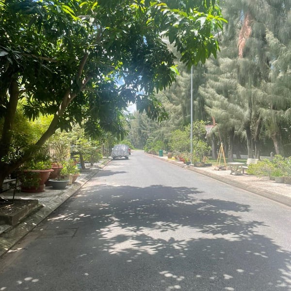 Biệt thự Sadeco Sông Ông Lớn - Căn góc 2 mặt tiền - Đối diện công viên bờ sông