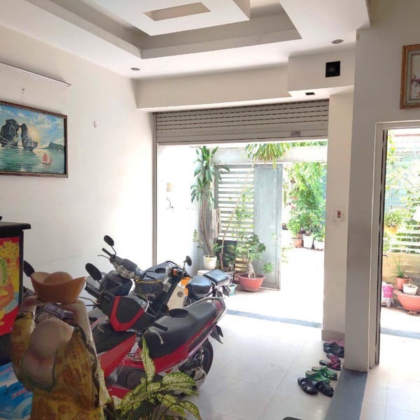 Nhà 4 tầng khu Tạ Ngọc Thảo Quận 7 Diện tích: 5m x 16m