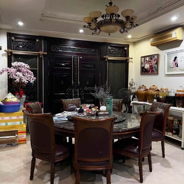 Bán biệt thự 204 Nguyễn Văn Hưởng, Thảo Điền, P. An Khánh, Quận 2