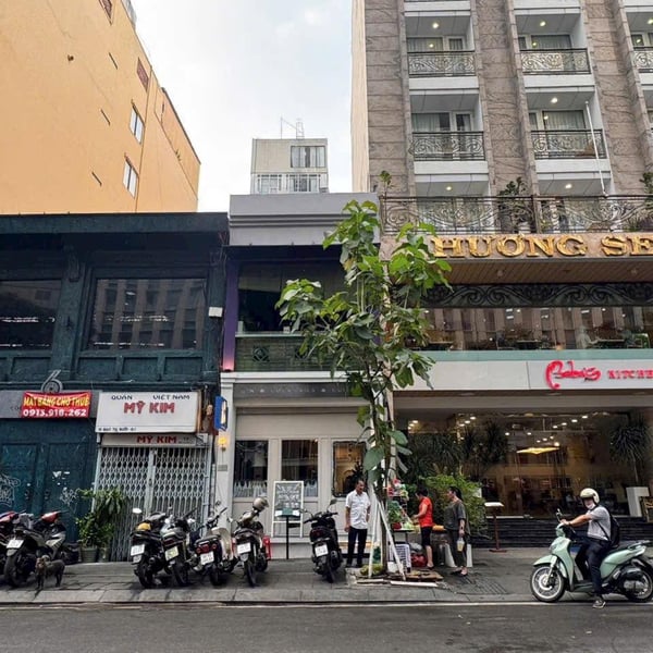 Bán nhà 10 Mạc Thị Bưởi, P. Sài Gòn, Quận 1