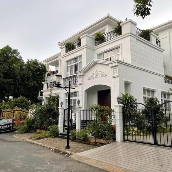 Biệt thự phú mỹ hưng quận 7 đối diện khu Chateau 