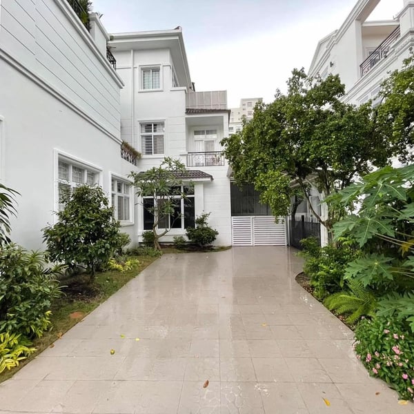 Biệt thự phú mỹ hưng quận 7 đối diện khu Chateau 