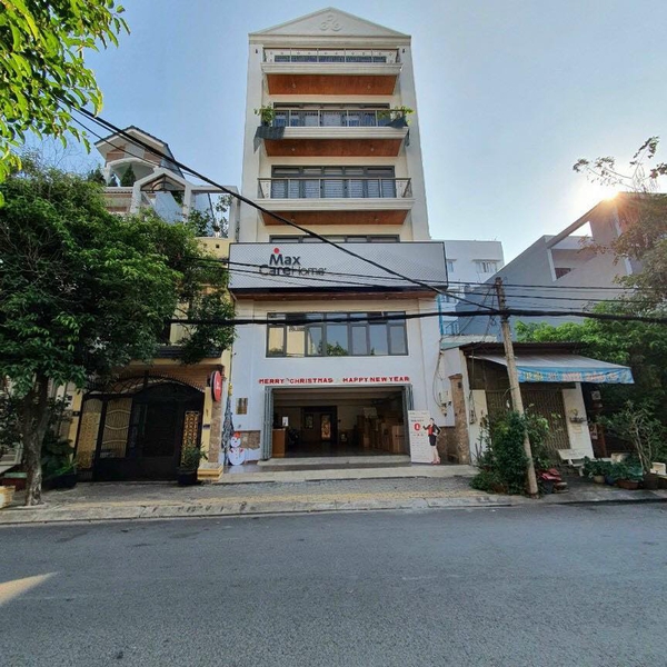 Tòa nhà văn phòng 6T đường 79 , 8m x 18m