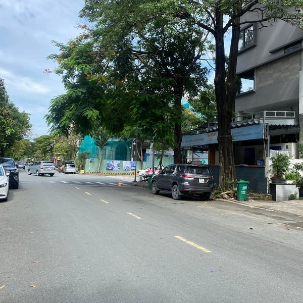 Nhà 6T Cao Triều Phát, Phú Mỹ Hưng 6m x 18,5m