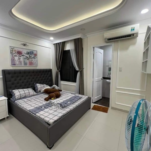 Nhà 5 tầng khu Hoàng Quốc Việt 5m x 12m